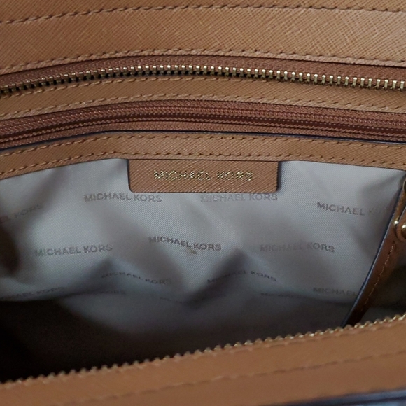 Michael Kors | Purse - Picture 4 of 6